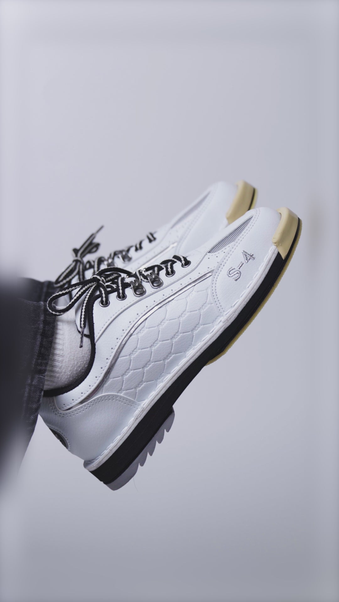 Maxwelter S-4 Men Bowling Shoes video